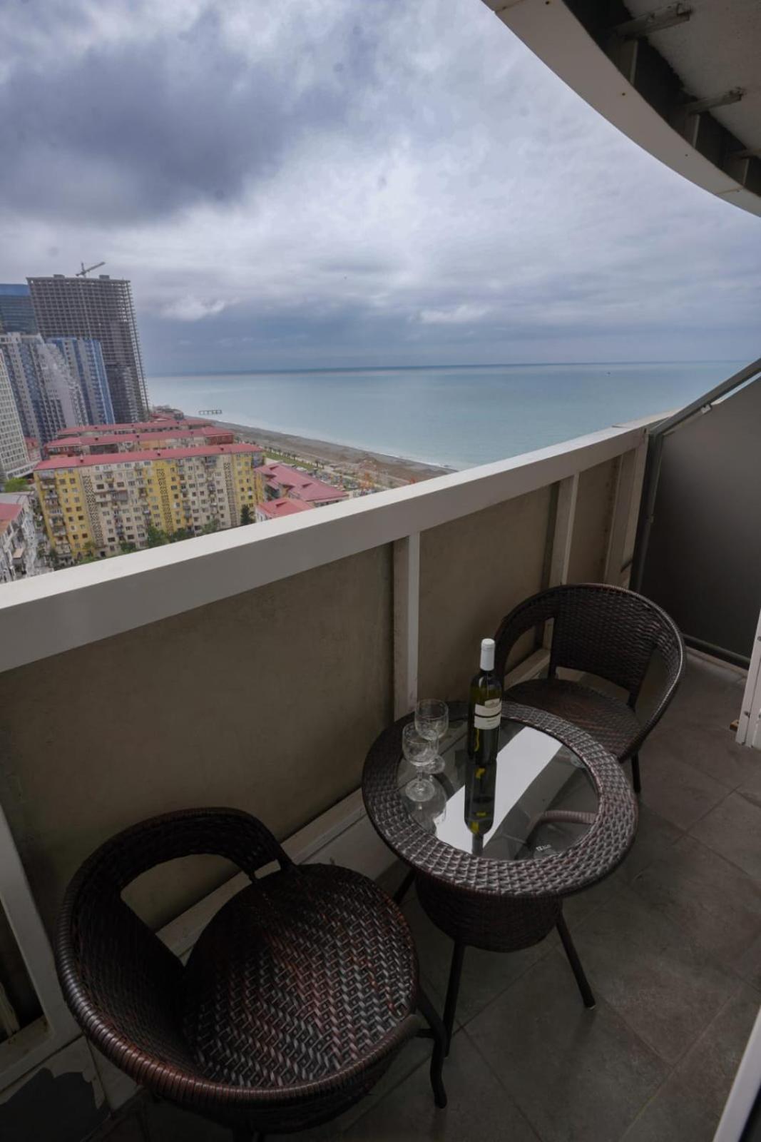Apartment Orbi Dado Batumi Exteriör bild